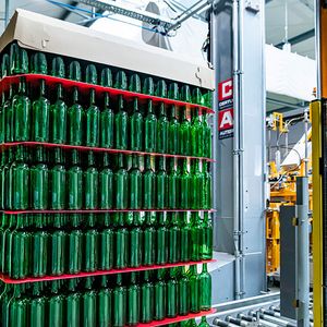 Sweep-off Depalletizer