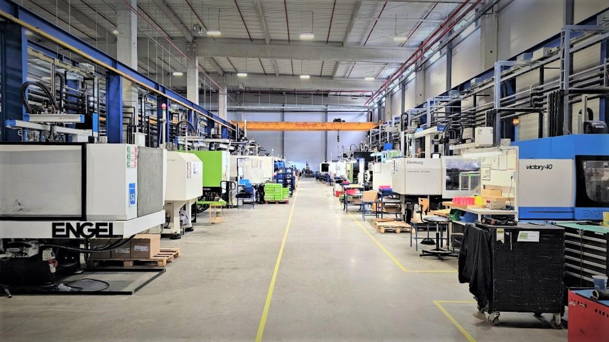 Qapirom Plast S.R.L. factory image 3