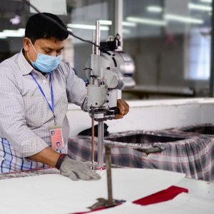 woven shirts