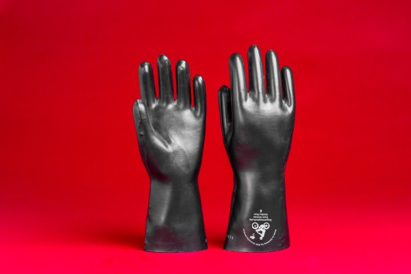 Butyl rubber gloves