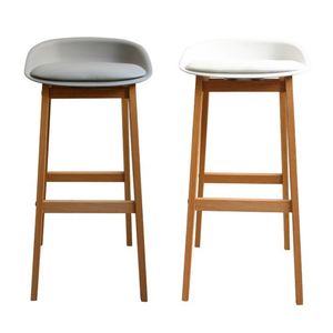 Modern High Bar Chair Stool with Wooden Leg New Arrival PP Plastic Seating for Kitchen and Dining