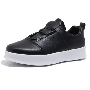 The new casual sneakers are versatile, lightweight sports shoes and comfortable walking shoes