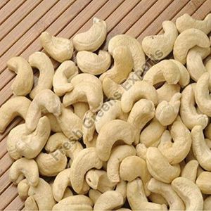 100% Natural Raw Cashew Nuts W450 Low Fat Fresh High Quality Kernels No Additives Preferred Choice for Bulk Buyers
