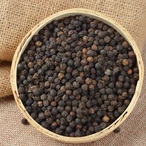 High Quality  Black Pepper Export Dried and Fresh Hot Spicy Herb and Seed Spice