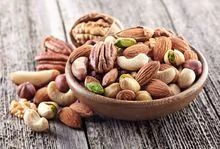 MIX OF NUTS AND CHESTNUTS