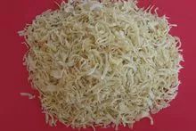 Dehydrated onion flakes