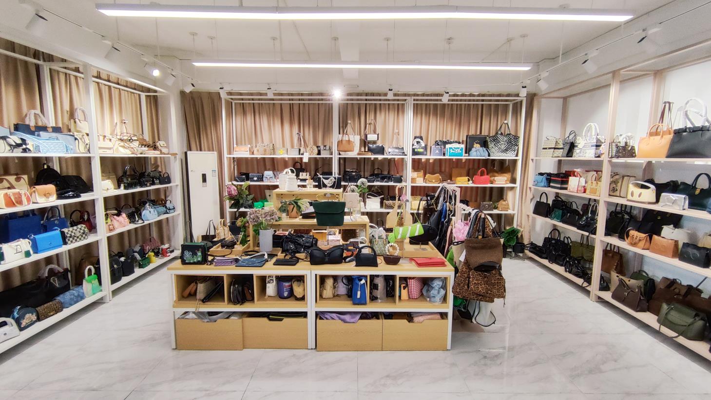 Be-Lase (guangzhou) Leather Co., Ltd. Men's Bags