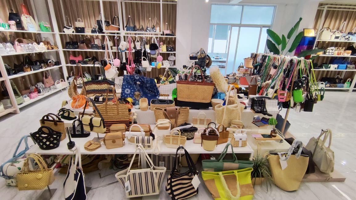 Be-Lase (guangzhou) Leather Co., Ltd. Women's Bags