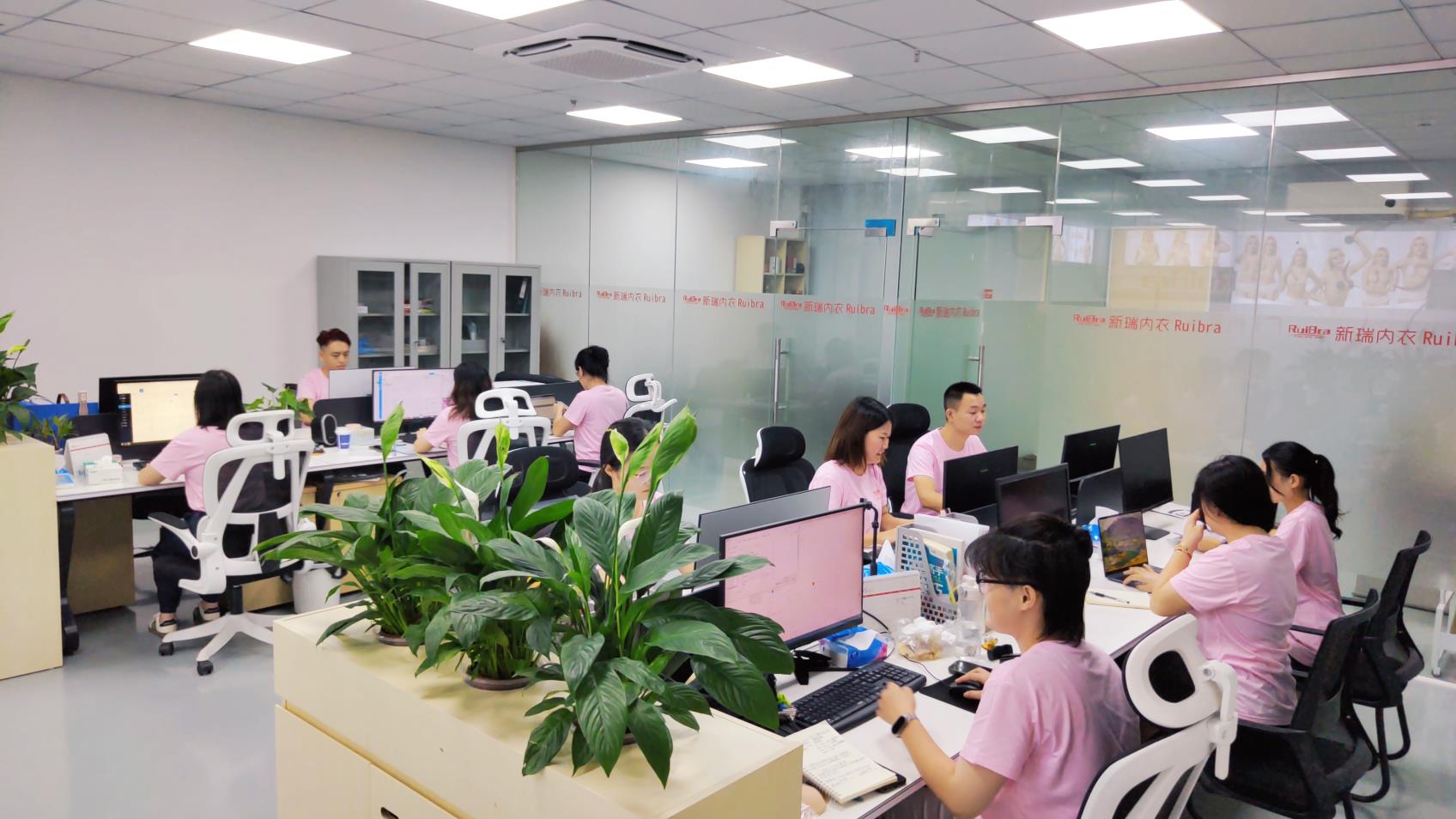 Guangzhou Xinke Silicone Products Co.,Ltd factory image 4