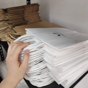 Custom Luxury Craft Gift Brown White Packaging Bolsa De Papel Printed Shopping Bag Kraft Paper Bags With Your Own Logo Wholesale