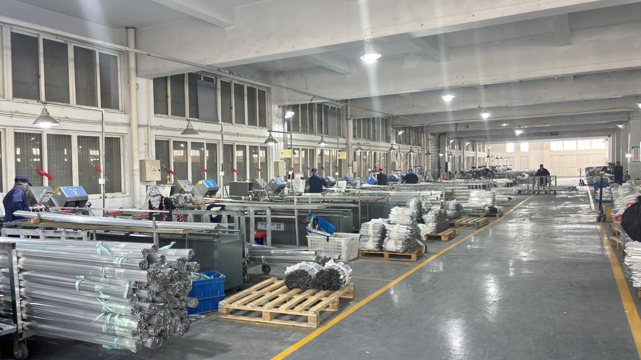 Ningbo Penglong Display Equipment Co., Ltd. factory image 4