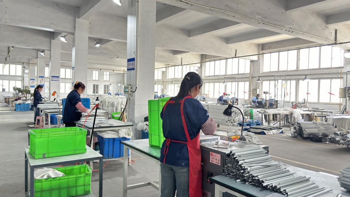 Ningbo Penglong Display Equipment Co., Ltd. factory image 5
