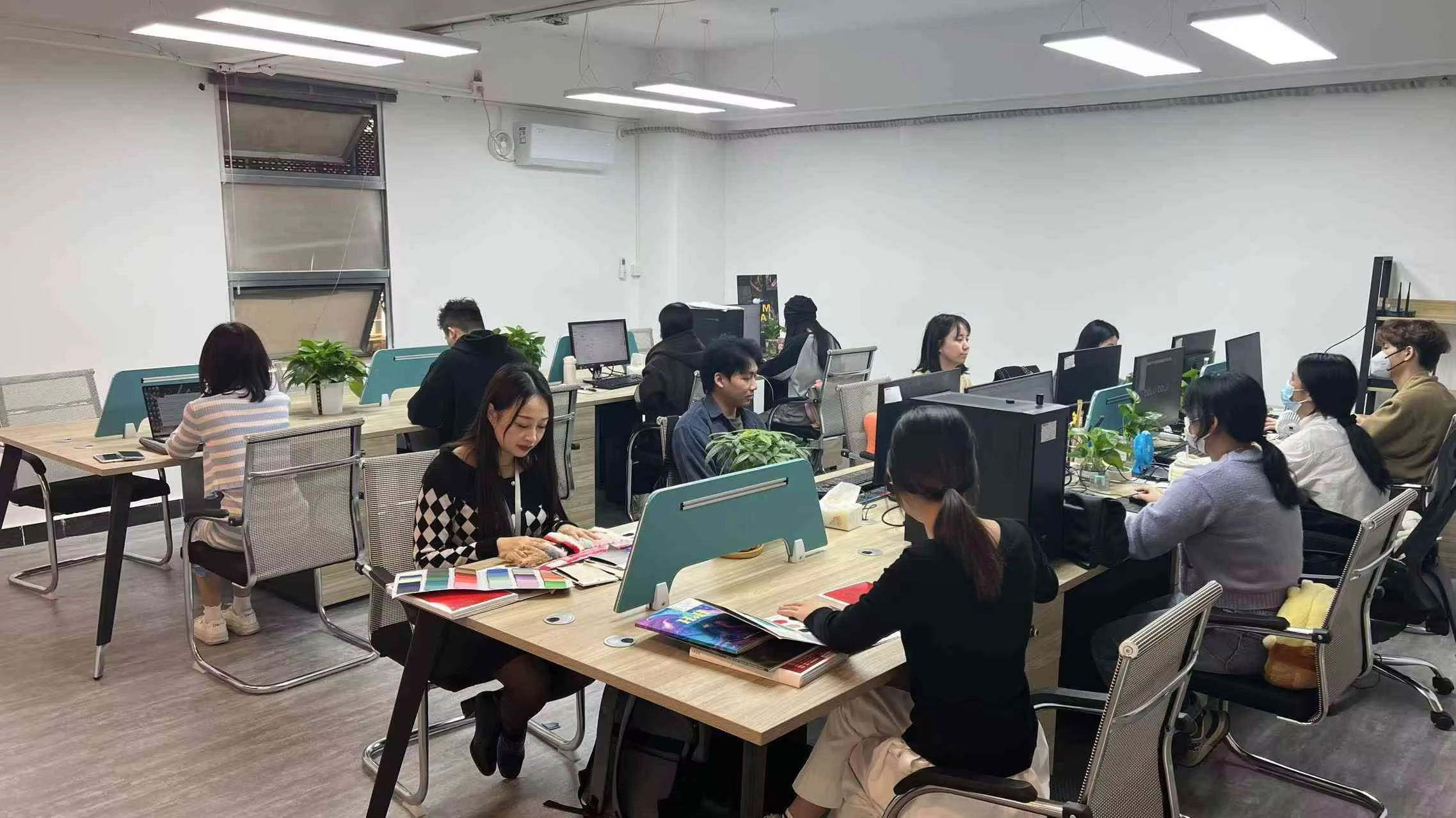 Guangzhou Qianshi Trading Co., Ltd. factory image 4