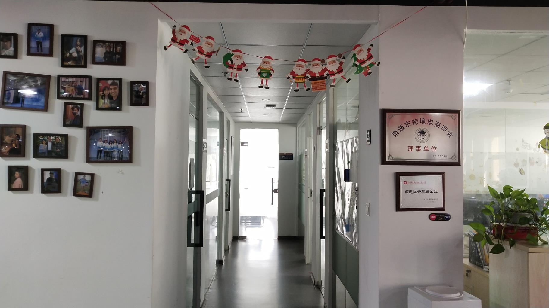 Nantong Reador Textile Co., Ltd. Tablecloth