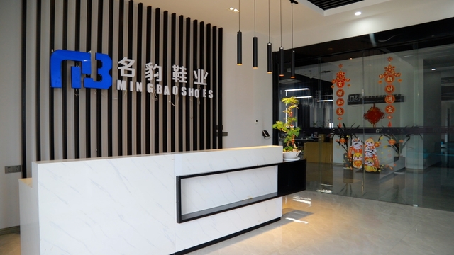 Ruian Mingbao Import and Export Co., Ltd. Sneakers