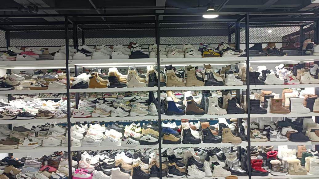 Ruian Mingbao Import and Export Co., Ltd. Sneakers
