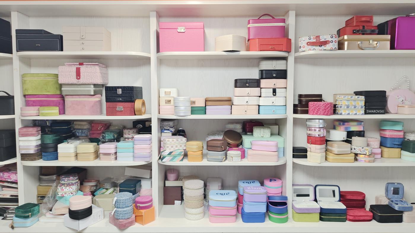Fuzhou Longer Co., Ltd. Desktop Organizer