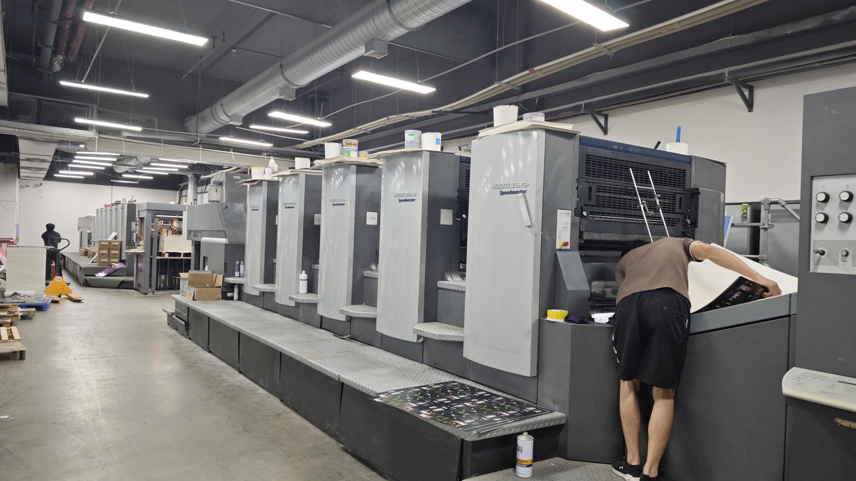 Guangzhou Xinqicai Printing Co., Ltd. Hardcover Books