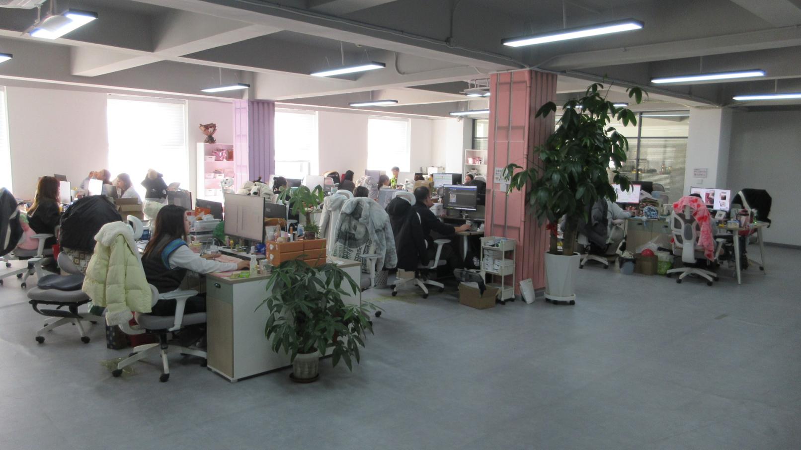 Dalian Zhongmeng Fashion Cosmetics Co., Ltd. Mink Eyelashes