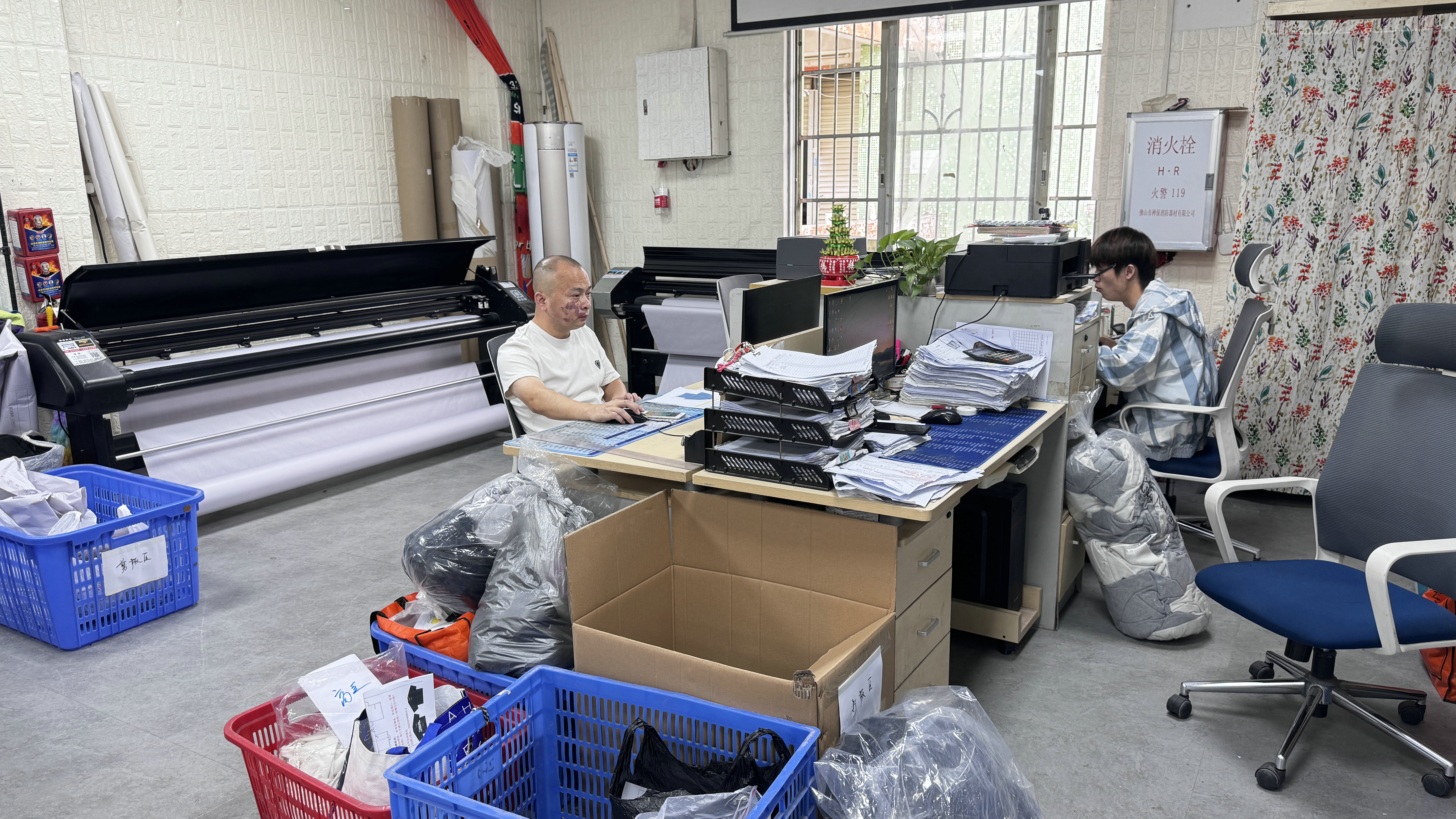 Guangzhou Leader Show Garment Co., Ltd. Dresses