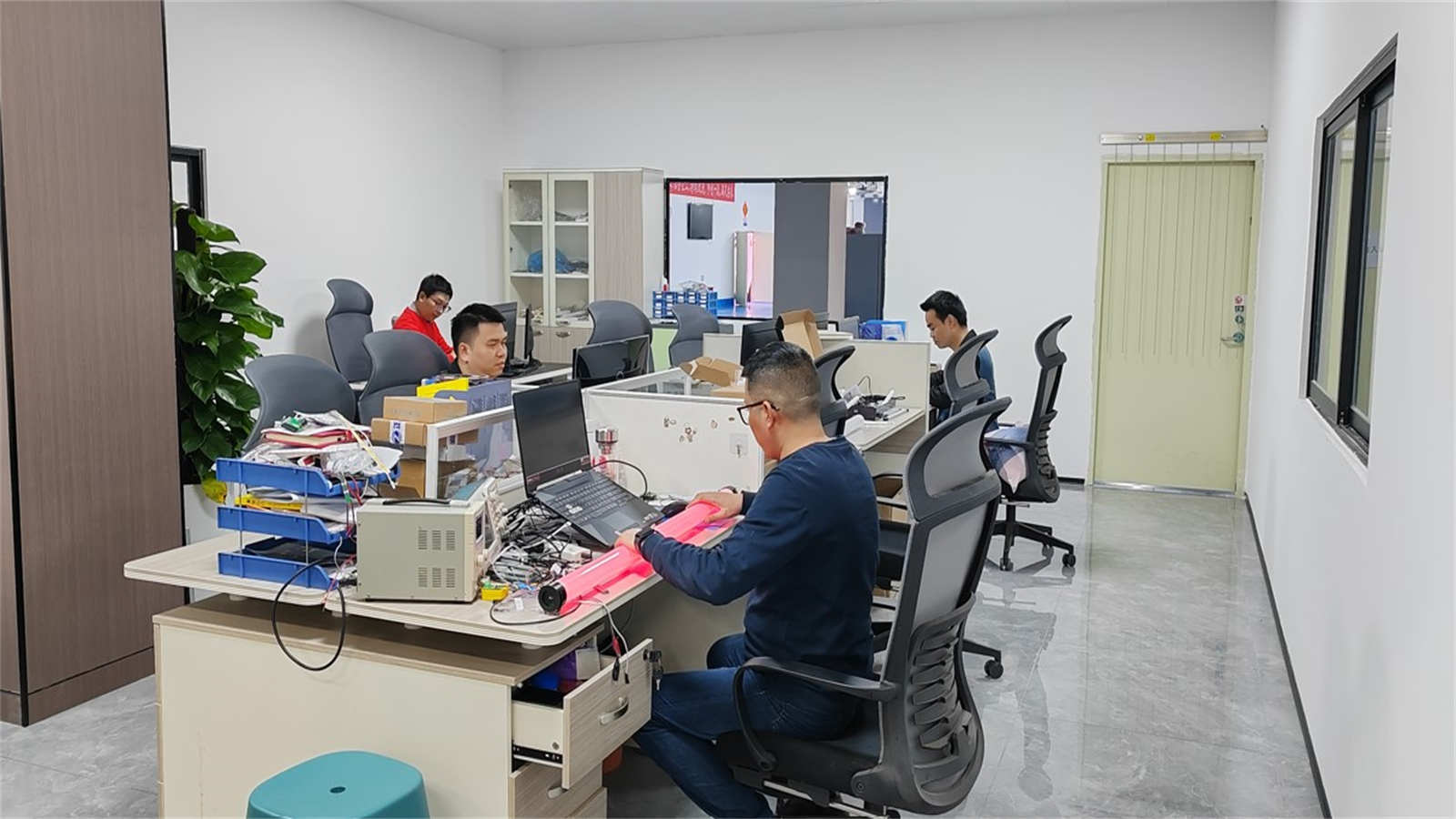 Shenzhen Surmountor Lighting Co., Limited LED Sensor Switch