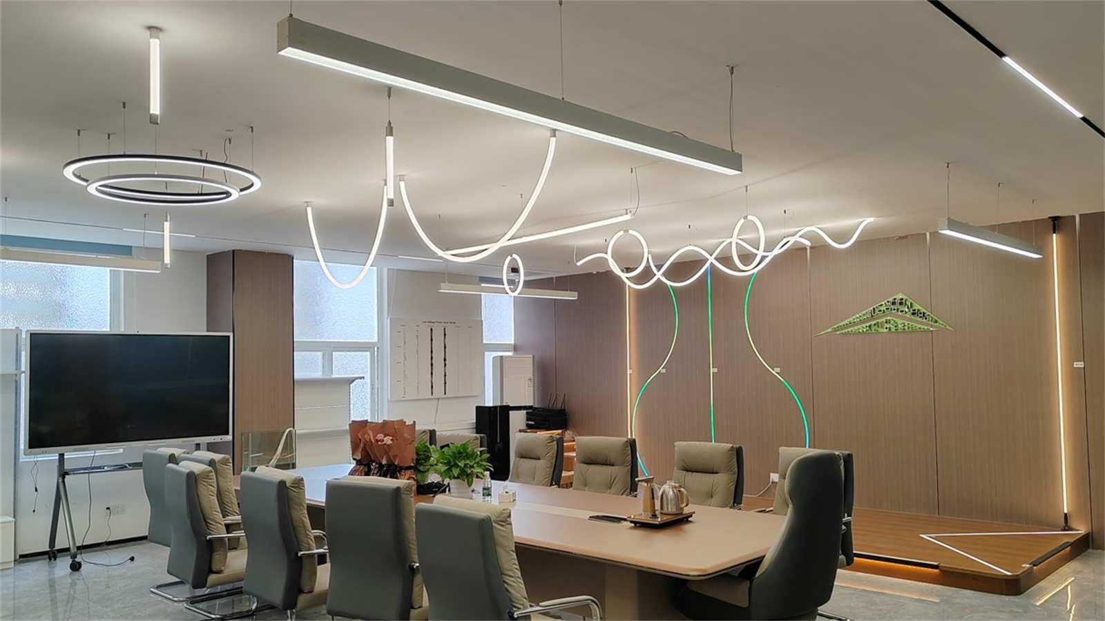 Shenzhen Surmountor Lighting Co., Limited LED Aluminum Profile