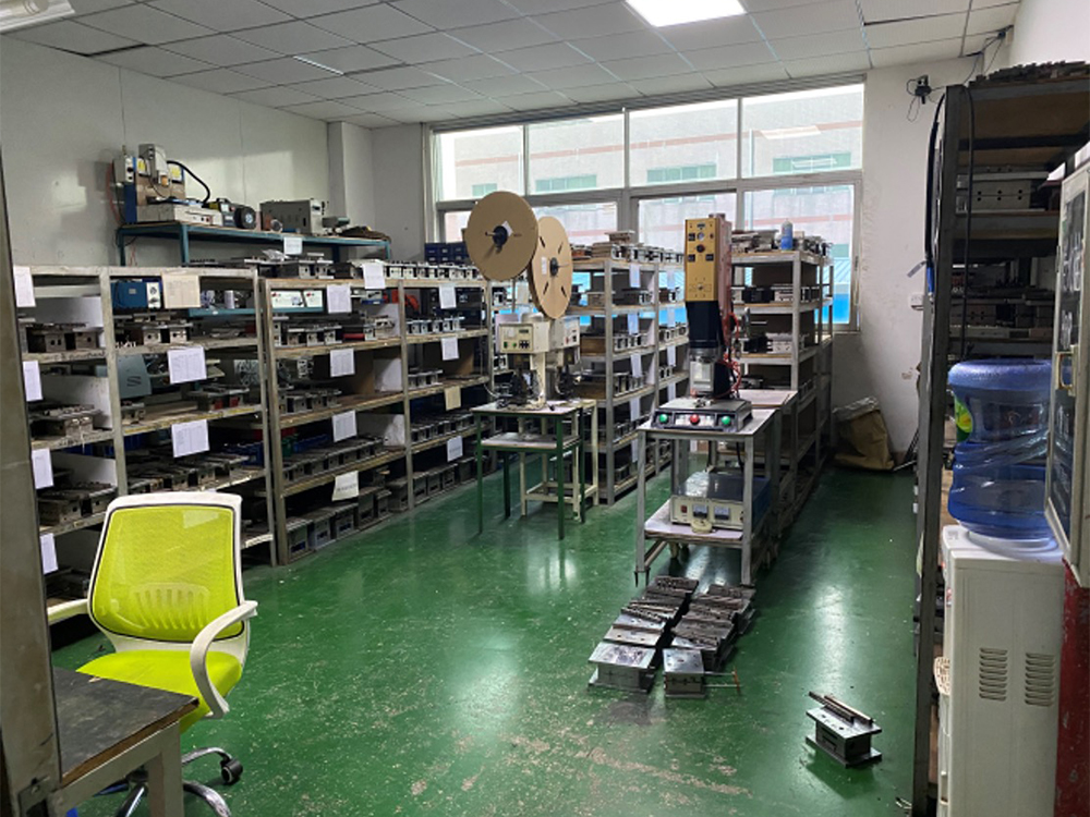 Dongguan Jadus Electronic Co., Ltd. PD chargers