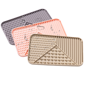 Portable Newly Designed Solid Pattern Silicone Dog Food Bowl Dishwasher Safe Slow Feed Dog Plate for Small Medium Breeds Cats