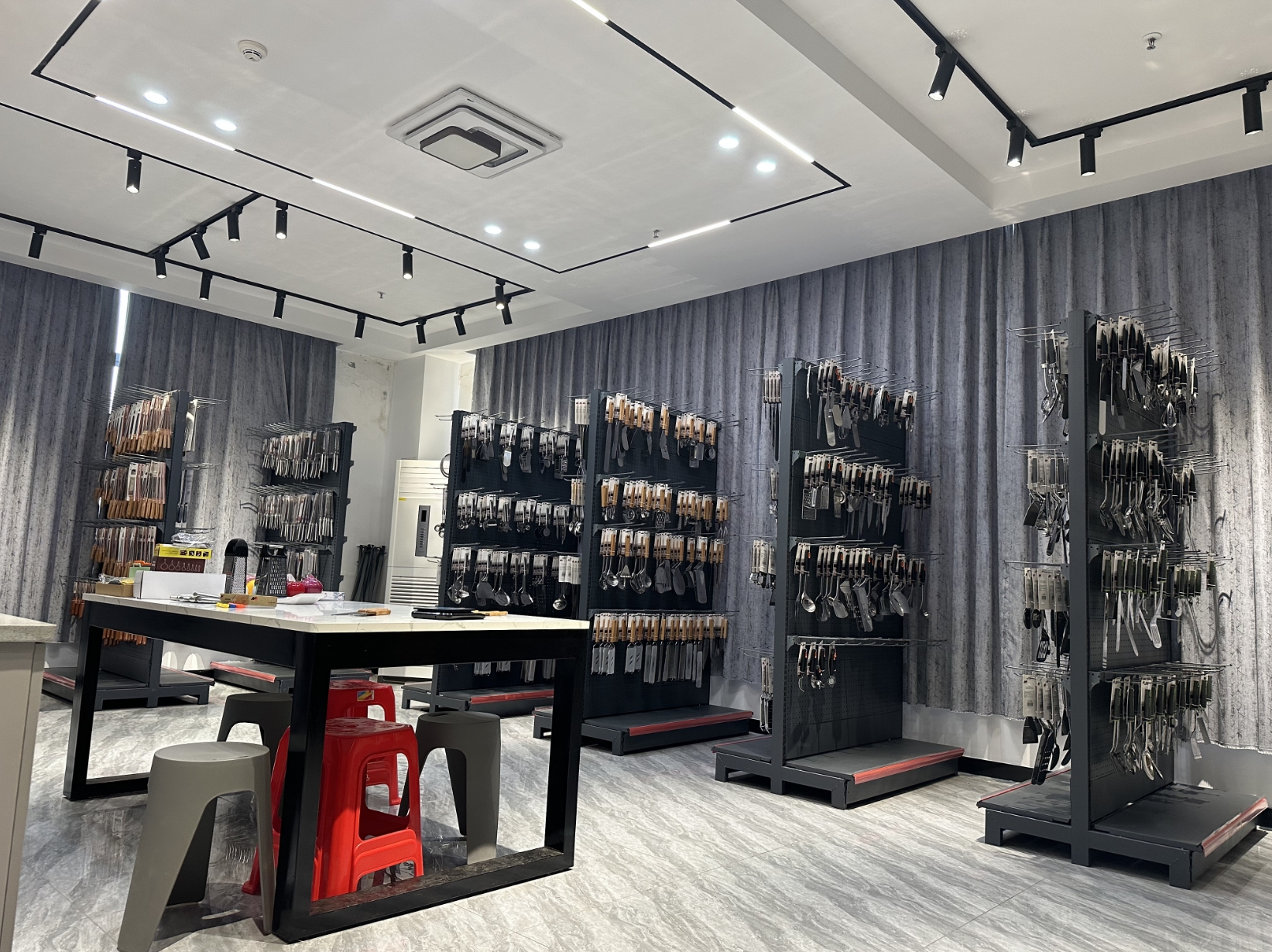 Yangjiang Yiyang Industry and Trade Co., Ltd. Kitchen utensils