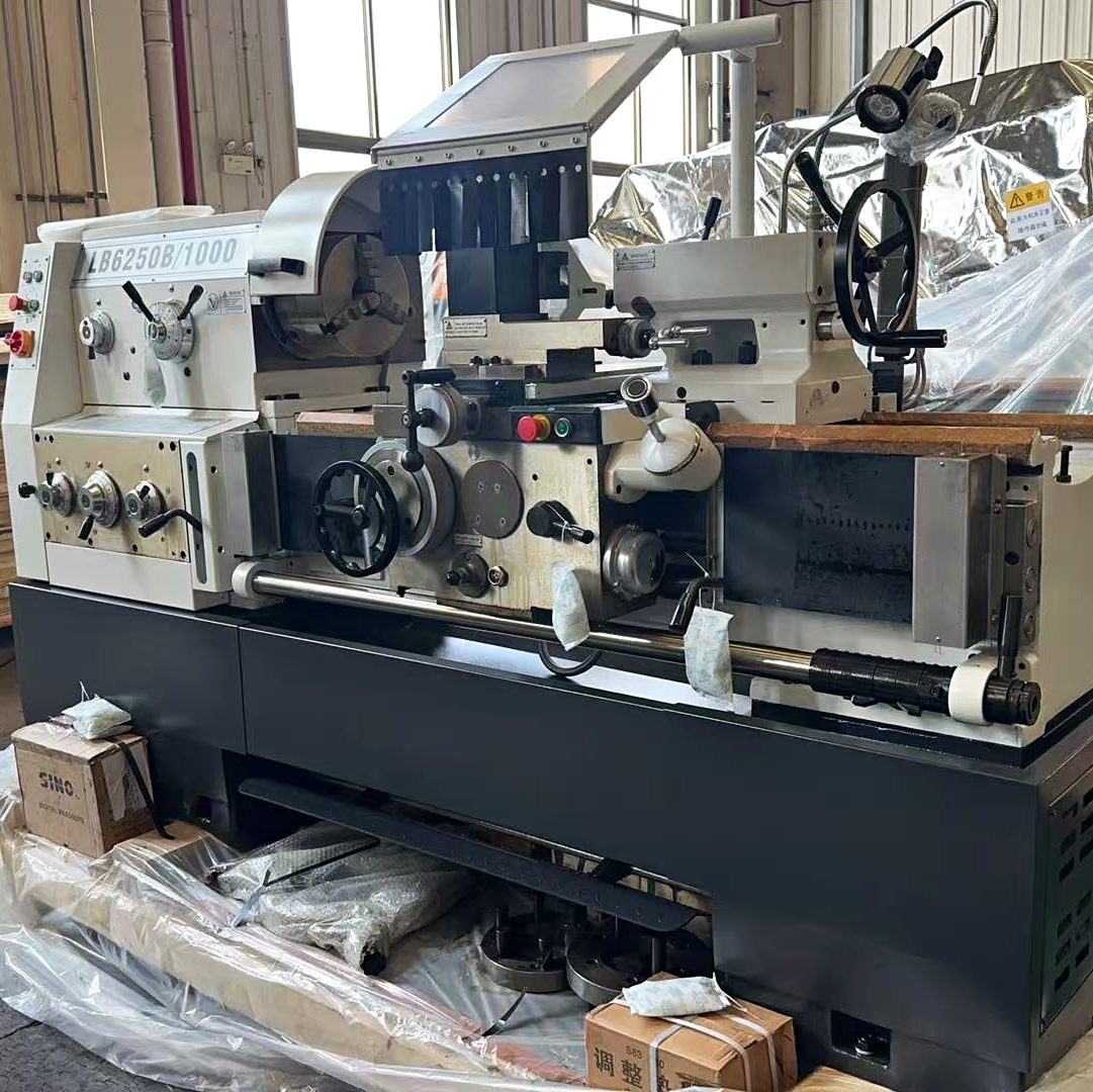 LB6250B Manual Universal Gap Lathe Machine Automatic Medium Duty Horizontal Lathe Chuck