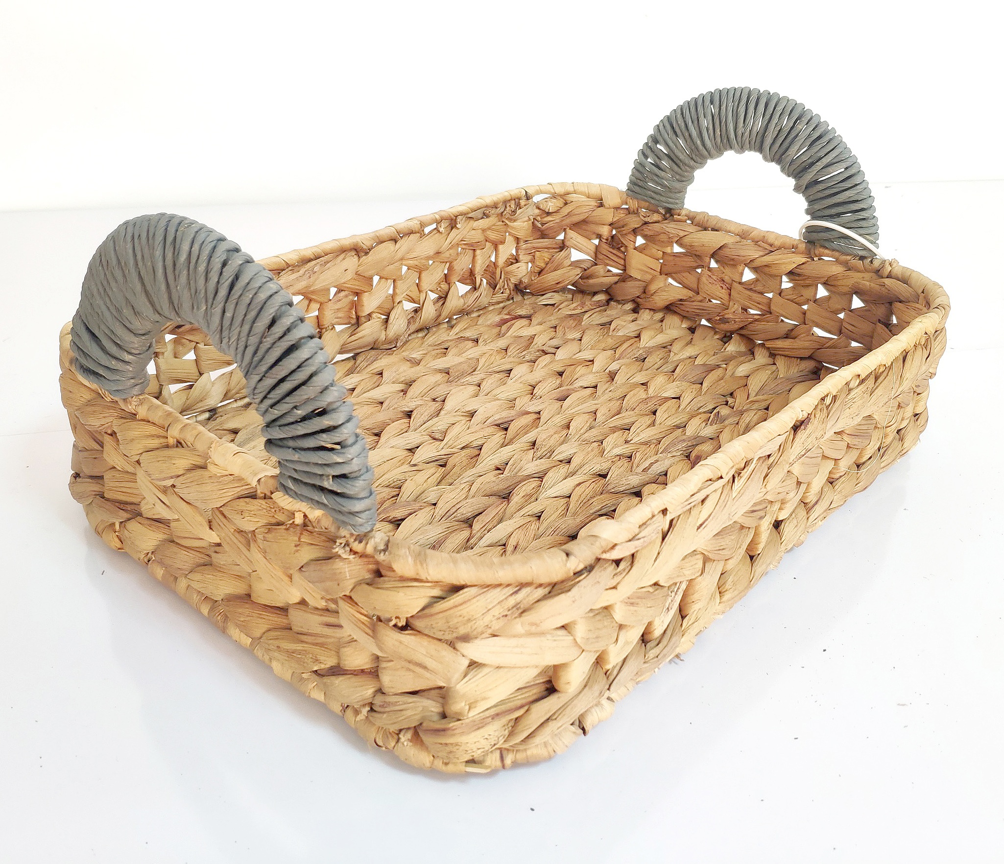 Wholesale Fabric Wicker Storage Bins Water Hyacinth tray with handles for Home Kitchen Organization for Food Bags Tableware