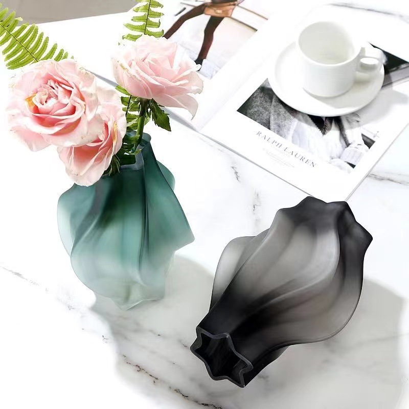 Union Source Co., Ltd. Wholesale Pleated Modern Decorative Colored Frosted Glass Vase