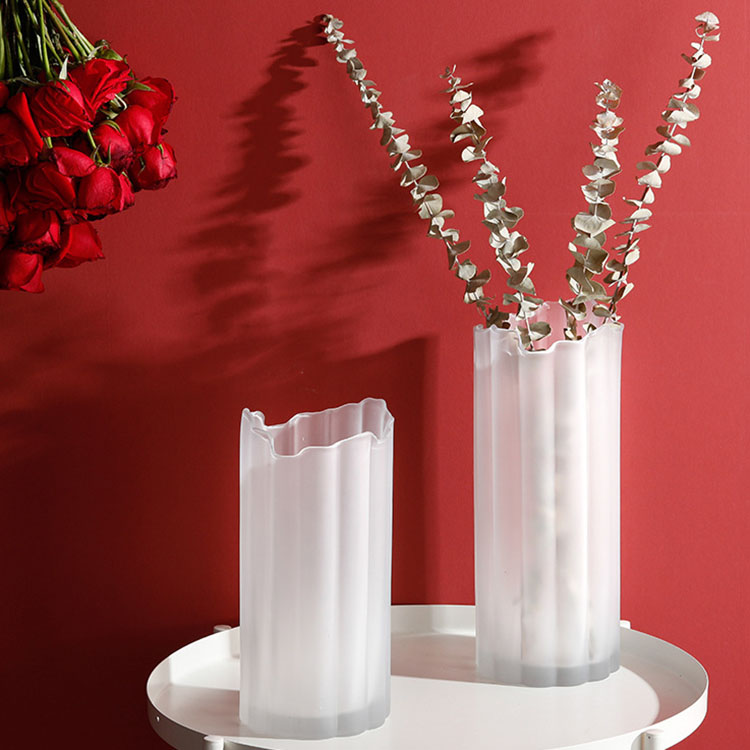 Union Source Co., Ltd. Wholesale Ribbed Vertical Stripe Nordic Modern Frosted Glass Cylinder Vase