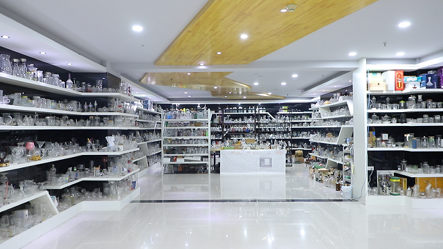 Weifang Wonderful Homedeco Co., Ltd. Art Wine Bottles