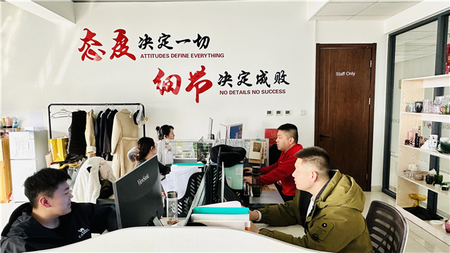 Huailai Tianyuan Special Type Glass Co., Ltd. factory image 2