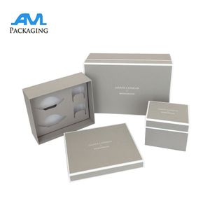 gift	box	with	lo...