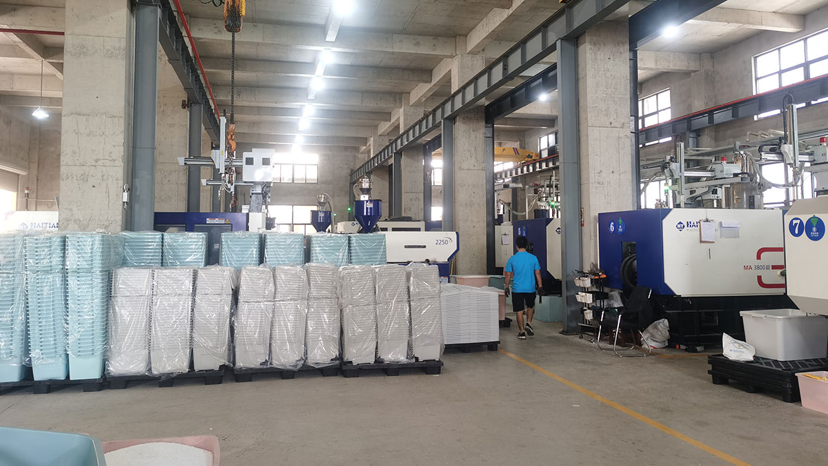 Jiaxing Yichen Household Products Co., Ltd. Storage Box
