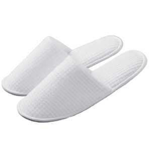 Wholesale 6mm Thick Sole White Velvet Disposable Hotel Slippers for Spa Resorts OEM Bulk Non Slip Slipper Custom