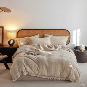 Jacquard Muslin Fabric Four-Piece Bedding Set Home Hotel Use Comprising Bed Sheet Quilt Cover Two Pillowcases Filled Soft Cotton