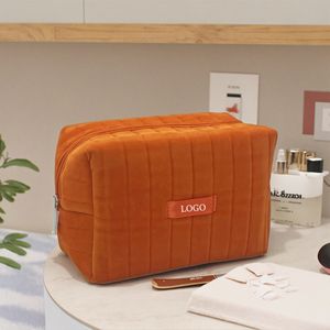 Quilted Padded Velvet Beauty Pouch Promotional Wholesale OEM Makeup Bag Custom Logo Factory Polyester Velvet Small Cosmetic Bag