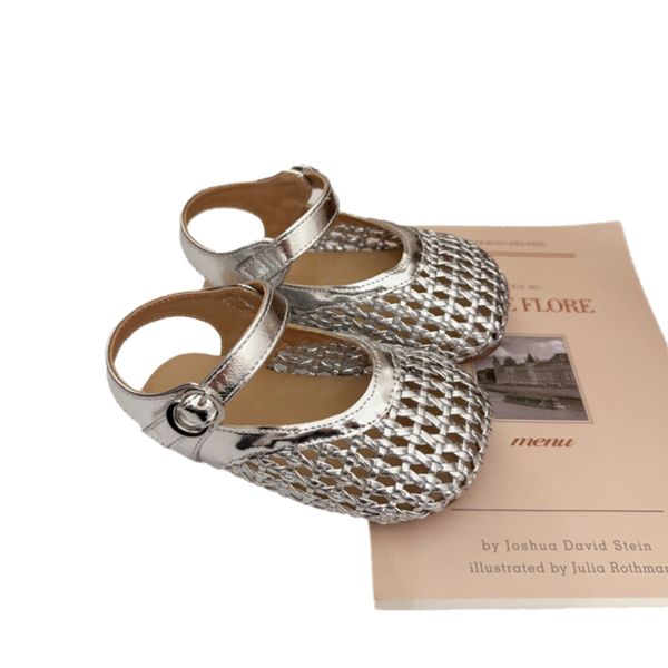 2025 New Baby Girl Sandals 1-Year-Old Infant Princess Shoes Hollow-Out Stylish Summer Toddler Shoes