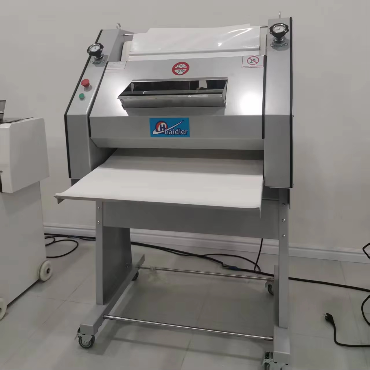 Hot Sell Factory Direct Bread Making  Bakery Dough Machine French baguette Moulder Long Bread Shape in Stock with Best Price