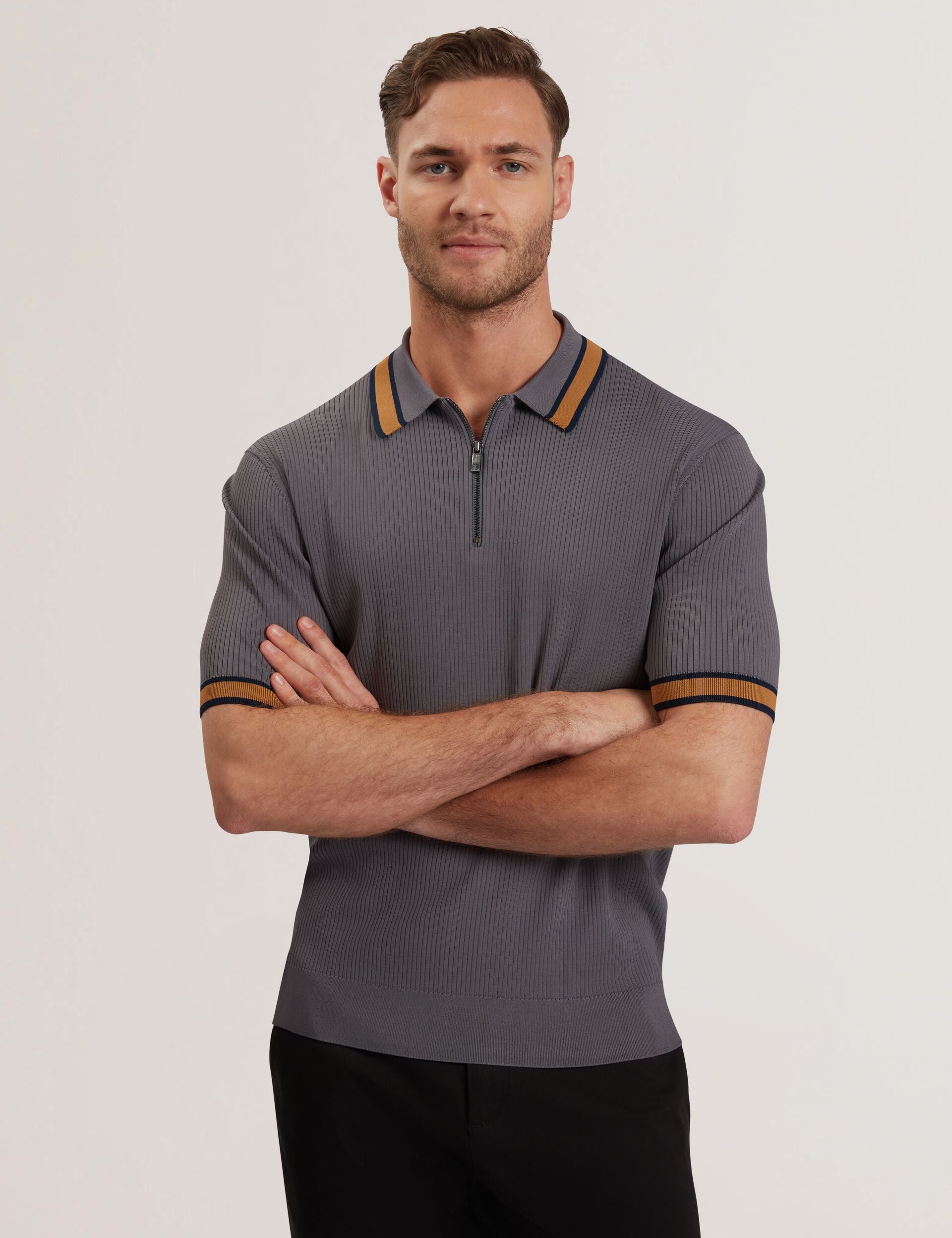 Striped trim zip neck ribbed polo shirt