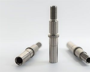 Pieza maquinada de alta precisión