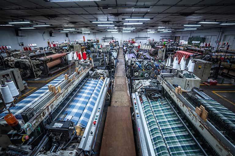 Woven Yarn-Dyed Fabrics (Plaid/Check)