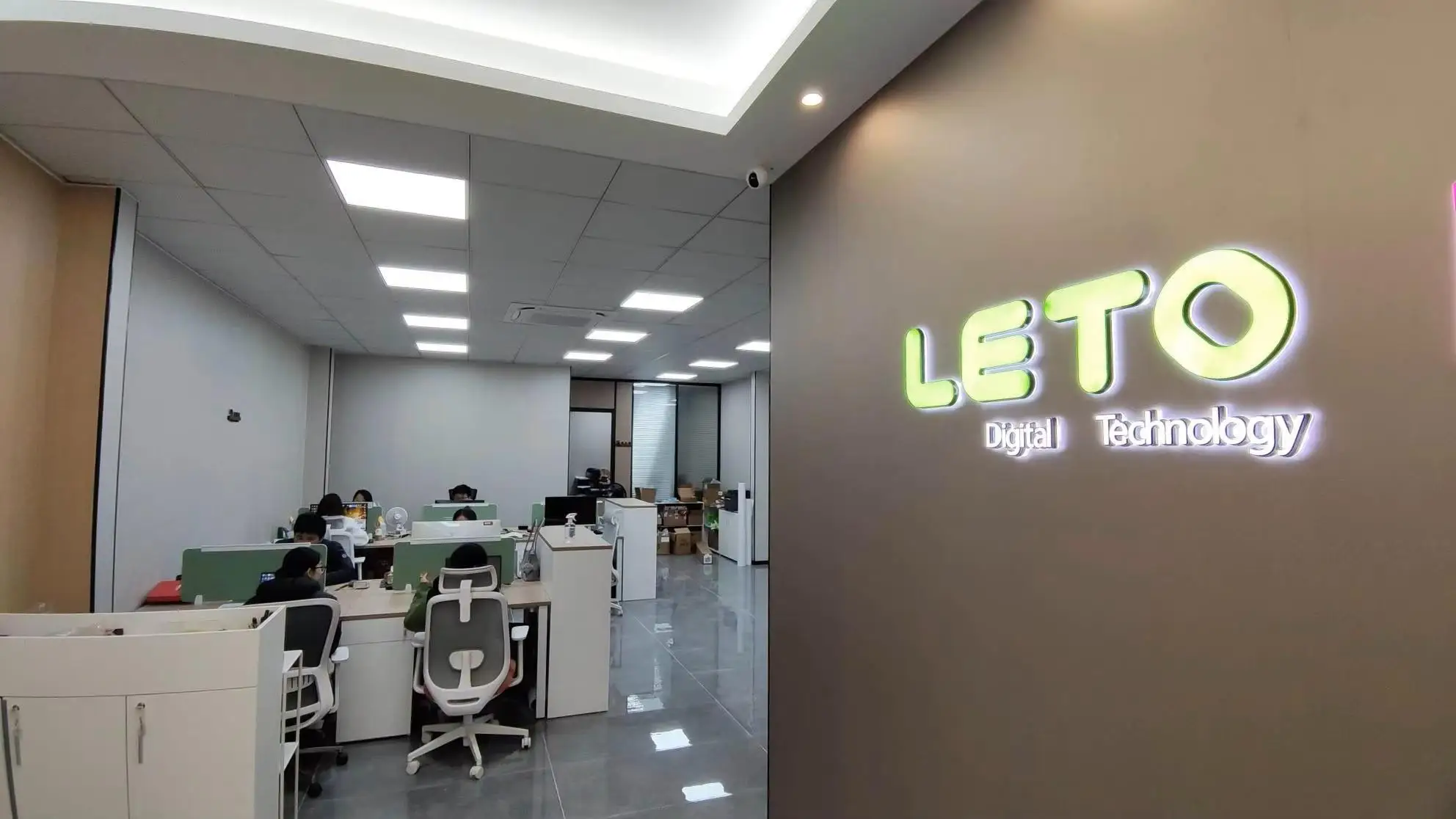 Guangdong Leto International Trade Co., Ltd. Vinyl Sticker