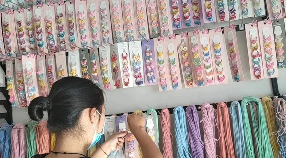 Yiwu Huiyi Jewelry Co., Ltd. Headbands