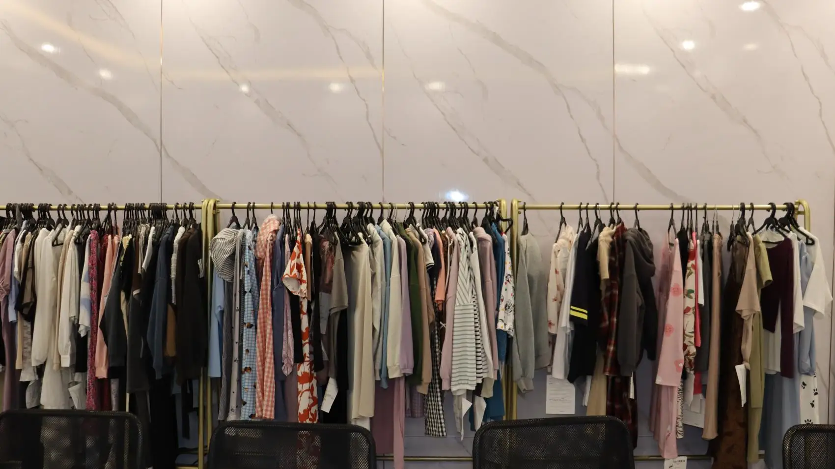 Dongguan Haoxin Clothing Co., Ltd. Tracksuits