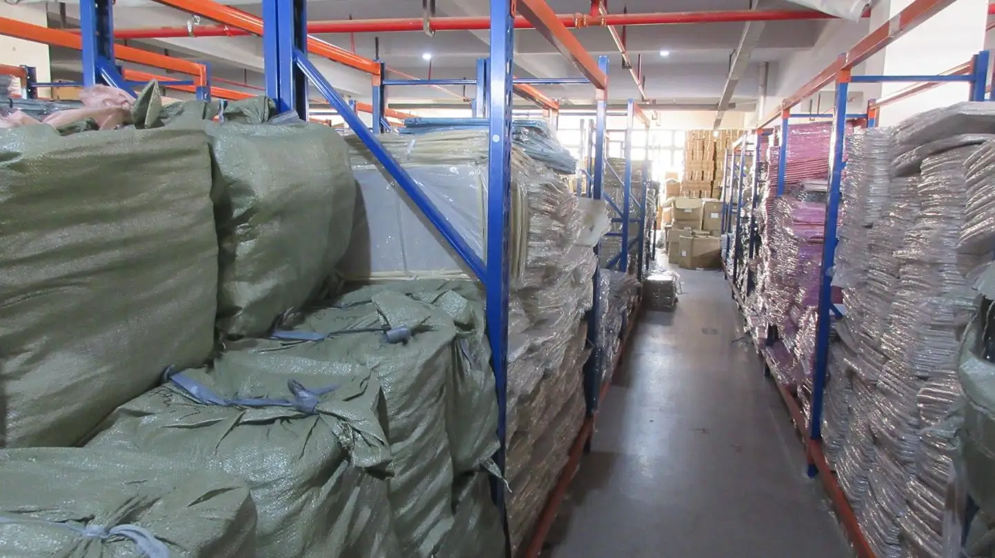 Yiwu Xunyi E-Commerce Co., Ltd. Scarves