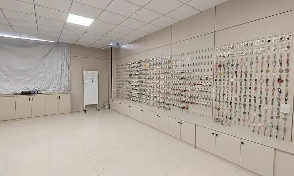 d5921kambgfs73f022h0.webp